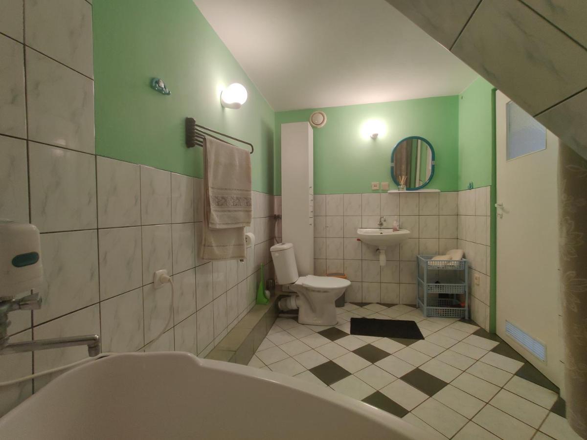 Hotel Przy Winogronie Uherce Mineralne Zewnętrze zdjęcie