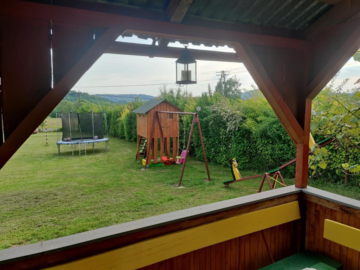 Hotel Przy Winogronie Uherce Mineralne Zewnętrze zdjęcie